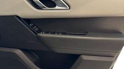 2025 (74) LAND ROVER RANGE ROVER VELAR 2.0 P400e Dynamic HSE 5dr Auto 5295409