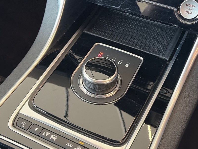 2017 (67) JAGUAR XE 2.0d [180] Portfolio 4dr Auto 5310435