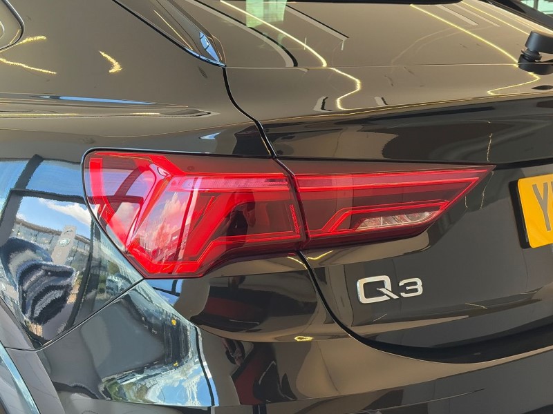 2023 (23) AUDI Q3 35 TFSI Black Edition 5dr S Tronic 5286024