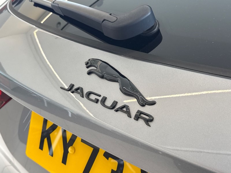 2023 (73) JAGUAR F-PACE 2.0 D200 R-Dynamic SE Black 5dr Auto AWD 5276536