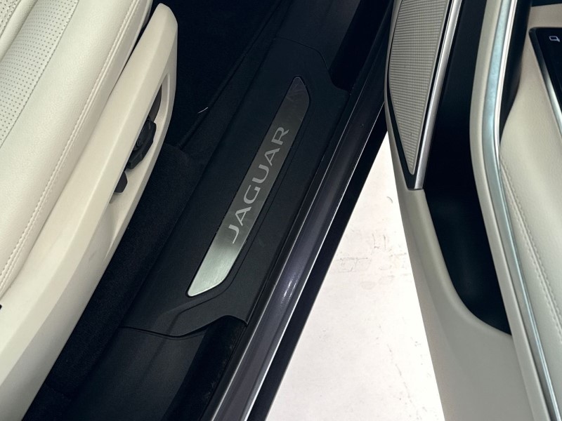 2023 (73) JAGUAR F-PACE 2.0 D200 R-Dynamic SE Black 5dr Auto AWD 5276528