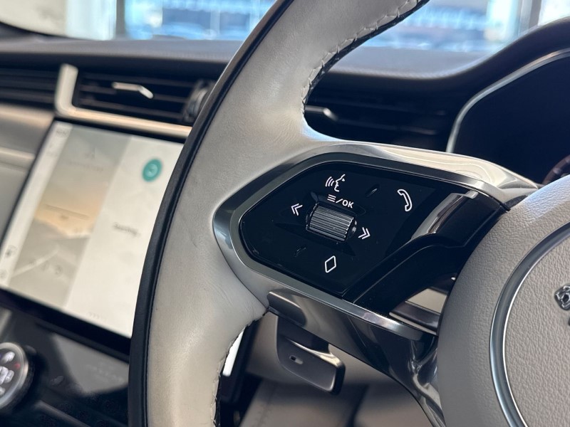 2023 (23) JAGUAR F-PACE 2.0 P250 R-Dynamic SE Black 5dr Auto AWD 5282130