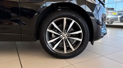 2023 (23) JAGUAR F-PACE 2.0 P250 R-Dynamic SE Black 5dr Auto AWD 5282110