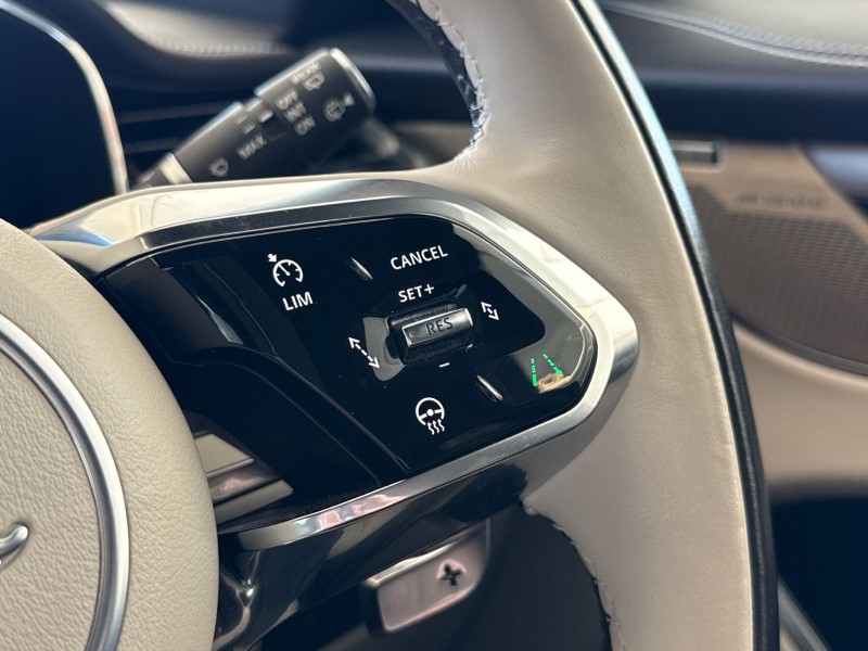 2023 (23) JAGUAR F-PACE 2.0 P250 R-Dynamic SE Black 5dr Auto AWD 5282131