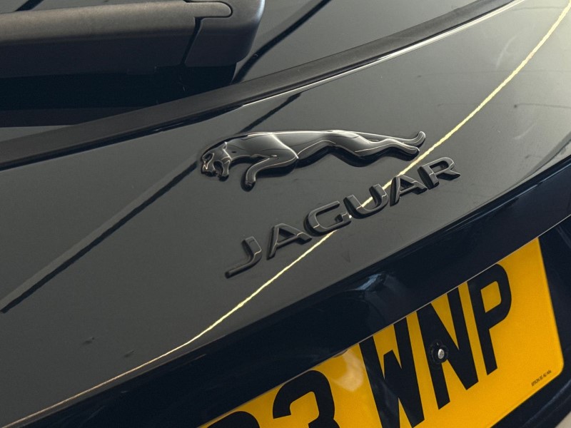 2023 (23) JAGUAR F-PACE 2.0 P250 R-Dynamic SE Black 5dr Auto AWD 5282147