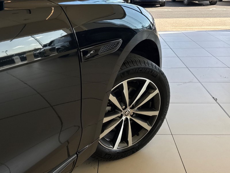2023 (23) JAGUAR F-PACE 2.0 P250 R-Dynamic SE Black 5dr Auto AWD 5282150