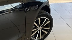 2023 (23) JAGUAR F-PACE 2.0 P250 R-Dynamic SE Black 5dr Auto AWD 5282150