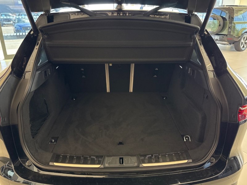 2023 (23) JAGUAR F-PACE 2.0 P250 R-Dynamic SE Black 5dr Auto AWD 5282112