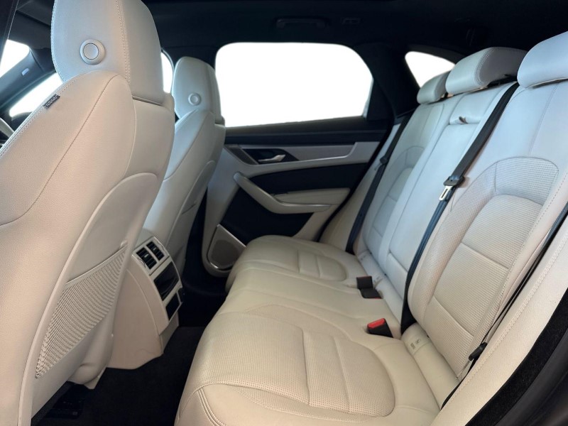 2023 (23) JAGUAR F-PACE 2.0 P250 R-Dynamic SE Black 5dr Auto AWD 5282106