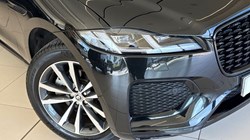 2023 (23) JAGUAR F-PACE 2.0 P250 R-Dynamic SE Black 5dr Auto AWD 5282143