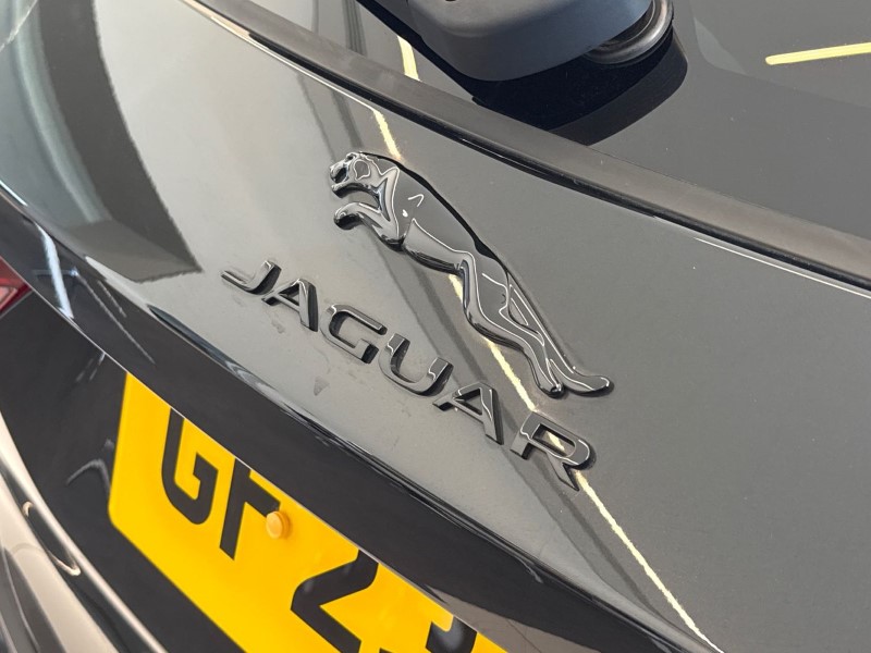 2023 (23) JAGUAR F-PACE 2.0 P250 R-Dynamic SE Black 5dr Auto AWD 5282146