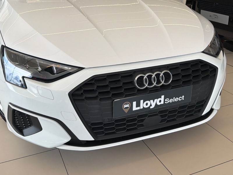 2022 (22) AUDI A3 30 TFSI Technik 5dr 5293157