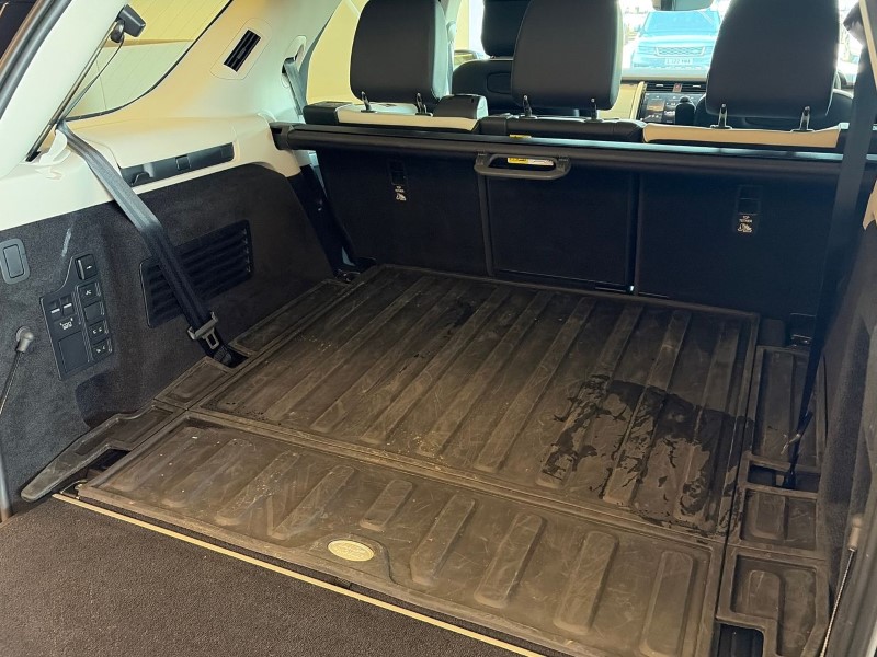 2024 (74) LAND ROVER DISCOVERY 3.0 D350 Dynamic SE 5dr Auto 5326124