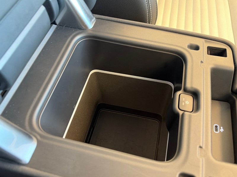 2024 (74) LAND ROVER DISCOVERY 3.0 D350 Dynamic SE 5dr Auto 5326144