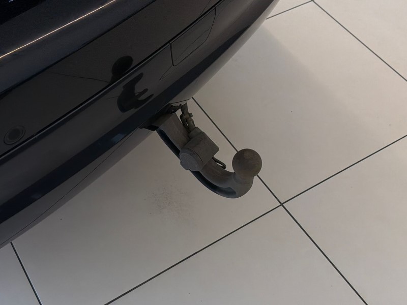 2023 (73) LAND ROVER COMMERCIAL DISCOVERY 3.0 D300 Dynamic HSE Commercial Auto 5300246