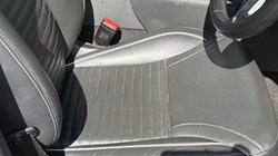 2023 (73) LAND ROVER COMMERCIAL DISCOVERY 3.0 D300 Dynamic HSE Commercial Auto 5300250