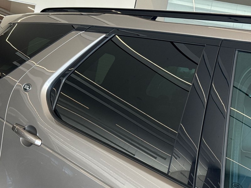 2021 (21) LAND ROVER DISCOVERY 3.0 D300 R-Dynamic SE 5dr Auto 5294264