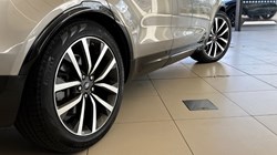 2021 (21) LAND ROVER DISCOVERY 3.0 D300 R-Dynamic SE 5dr Auto 5294261