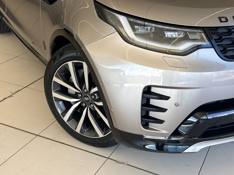 2021 (21) LAND ROVER DISCOVERY 3.0 D300 R-Dynamic SE 5dr Auto 5294255