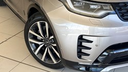 2021 (21) LAND ROVER DISCOVERY 3.0 D300 R-Dynamic SE 5dr Auto 5294255