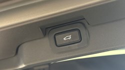 2021 (21) LAND ROVER DISCOVERY 3.0 D300 R-Dynamic SE 5dr Auto 5294253