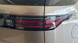 2021 (21) LAND ROVER DISCOVERY 3.0 D300 R-Dynamic SE 5dr Auto 5294260