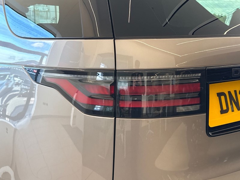 2021 (21) LAND ROVER DISCOVERY 3.0 D300 R-Dynamic SE 5dr Auto 5294232