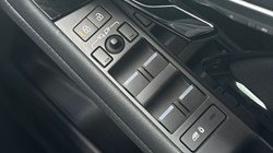 2023 (73) LAND ROVER RANGE ROVER EVOQUE 2.0 D200 R-Dynamic S 5dr Auto 5304001