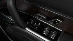 2024 (74) LAND ROVER RANGE ROVER 3.0 D300 SE 4dr Auto 5295297