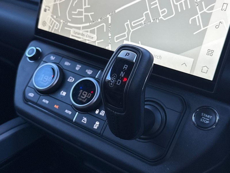 2026 (26) LAND ROVER DEFENDER 3.0 D350 X-Dynamic HSE 90 3dr Auto 5901871