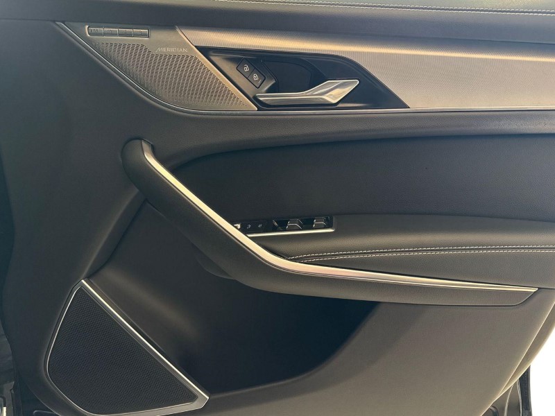 2023 (72) JAGUAR F-PACE 2.0 P400e R-Dynamic SE 5dr Auto AWD 5301200