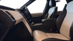 2021 (21) LAND ROVER DISCOVERY 3.0 D250 R-Dynamic S 5dr Auto 5314606