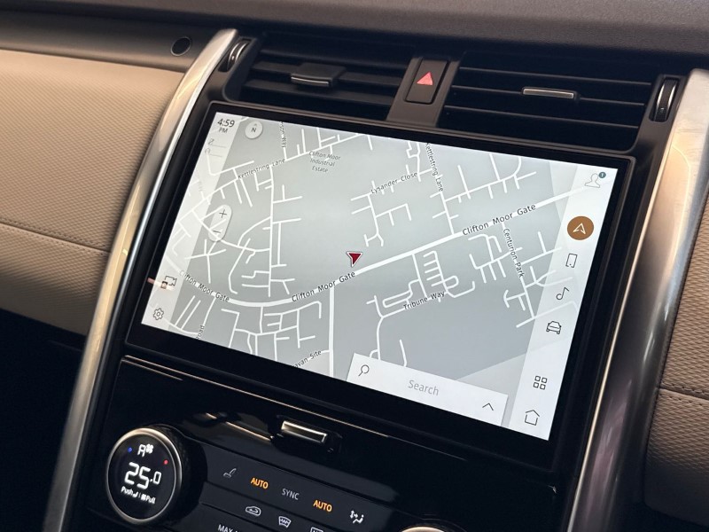 2021 (21) LAND ROVER DISCOVERY 3.0 D250 R-Dynamic S 5dr Auto 5314614