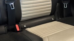 2021 (21) LAND ROVER DISCOVERY 3.0 D250 R-Dynamic S 5dr Auto 5314639