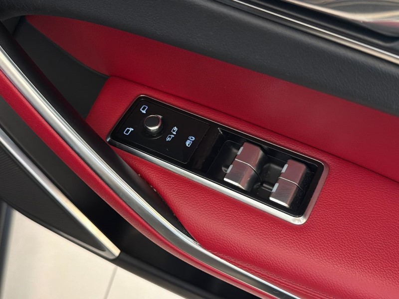 2022 (22) JAGUAR F-PACE 2.0 D200 R-Dynamic Black 5dr Auto AWD 5327339