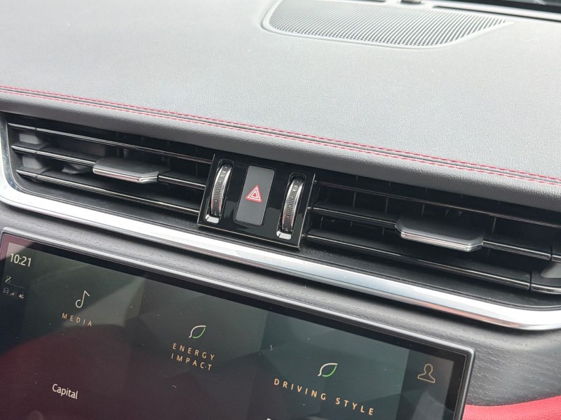 2022 (22) JAGUAR F-PACE 2.0 D200 R-Dynamic Black 5dr Auto AWD 5327351