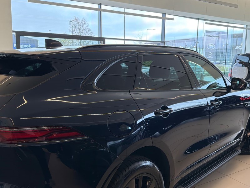 2022 (22) JAGUAR F-PACE 2.0 D200 R-Dynamic Black 5dr Auto AWD 5327366