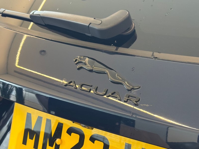 2022 (22) JAGUAR F-PACE 2.0 D200 R-Dynamic Black 5dr Auto AWD 5327360
