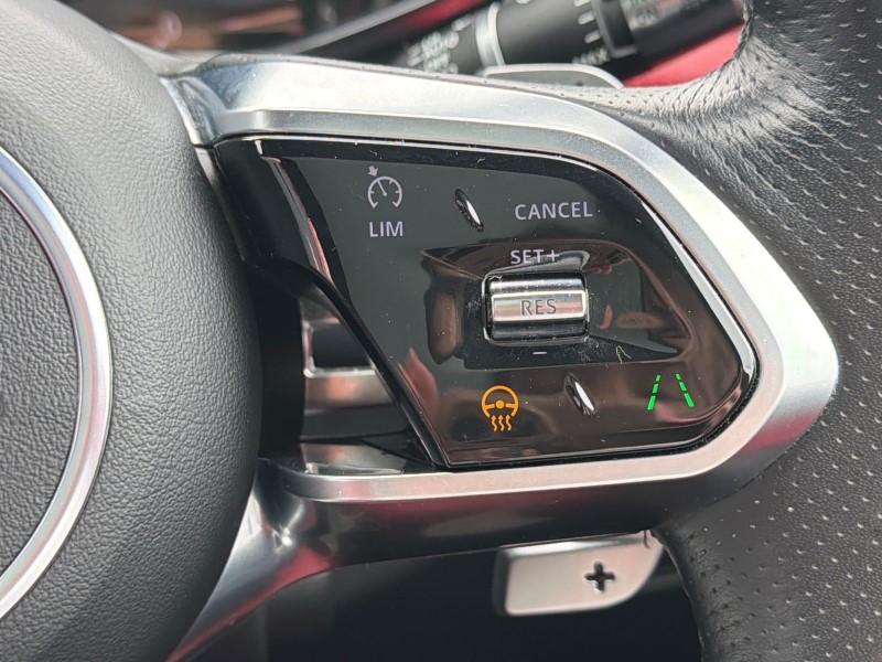 2022 (22) JAGUAR F-PACE 2.0 D200 R-Dynamic Black 5dr Auto AWD 5327343