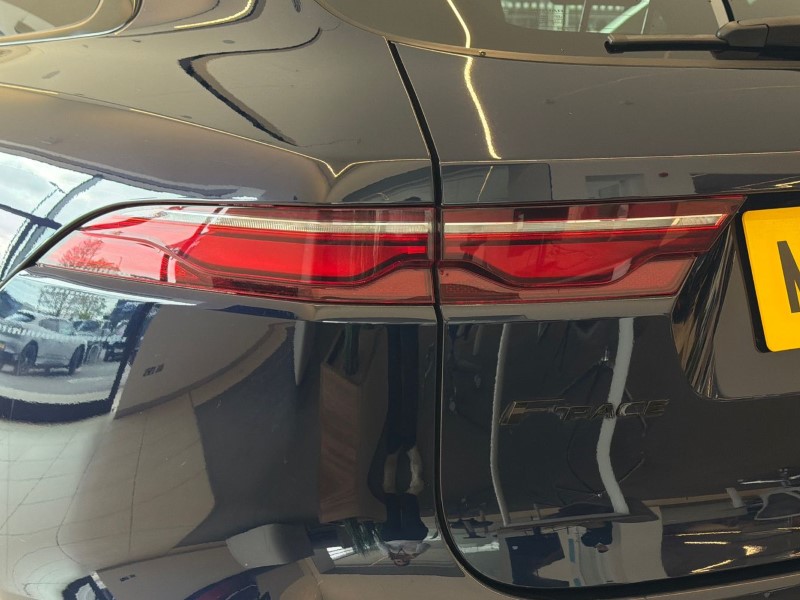 2022 (22) JAGUAR F-PACE 2.0 D200 R-Dynamic Black 5dr Auto AWD 5327335