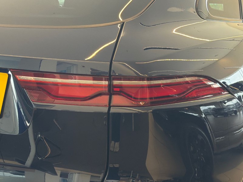 2022 (22) JAGUAR F-PACE 2.0 D200 R-Dynamic Black 5dr Auto AWD 5327362