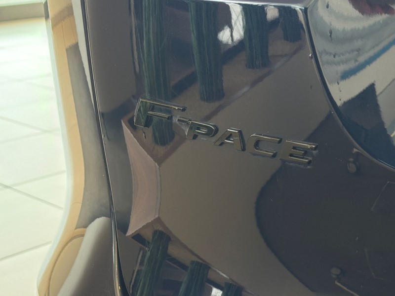 2022 (22) JAGUAR F-PACE 2.0 D200 R-Dynamic Black 5dr Auto AWD 5327361