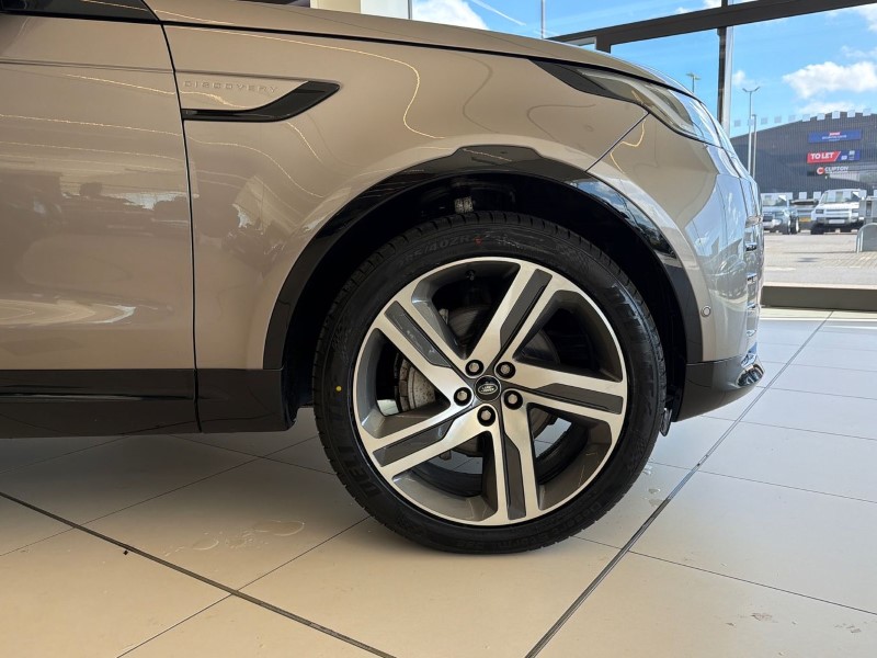 2023 (23) LAND ROVER DISCOVERY 3.0 D300 R-Dynamic HSE 5dr Auto 5315184