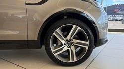 2023 (23) LAND ROVER DISCOVERY 3.0 D300 R-Dynamic HSE 5dr Auto 5315184