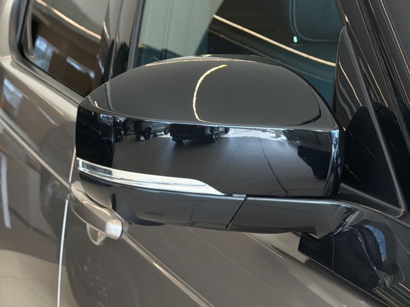 2023 (23) LAND ROVER DISCOVERY 3.0 D300 R-Dynamic HSE 5dr Auto 5315227