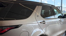 2023 (23) LAND ROVER DISCOVERY 3.0 D300 R-Dynamic HSE 5dr Auto 5315228