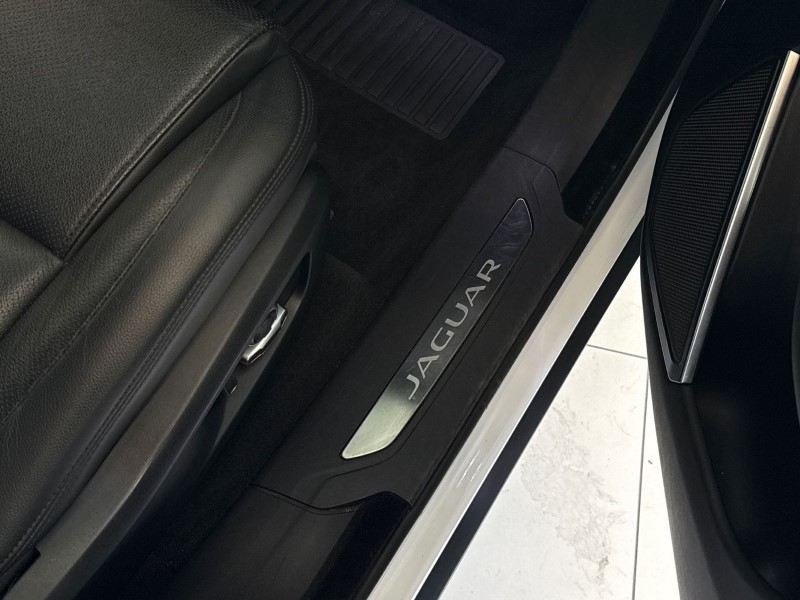 2022 (22) JAGUAR F-PACE 2.0 D200 S 5dr Auto AWD 5330707