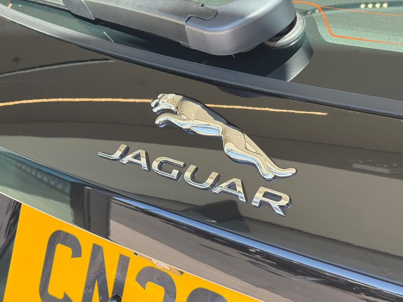 2023 (23) JAGUAR F-PACE 2.0 P400e R-Dynamic SE 5dr Auto AWD 5330357