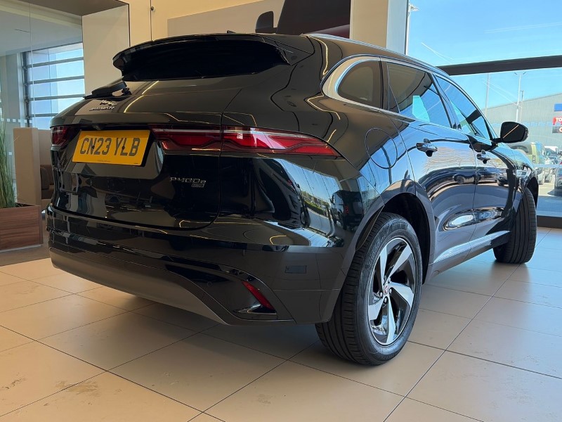 2023 (23) JAGUAR F-PACE 2.0 P400e R-Dynamic SE 5dr Auto AWD 5330365