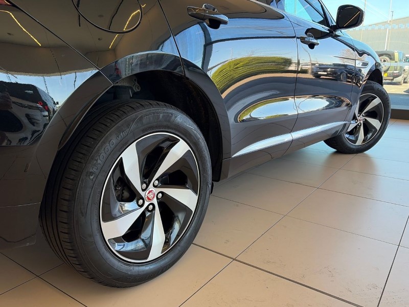 2023 (23) JAGUAR F-PACE 2.0 P400e R-Dynamic SE 5dr Auto AWD 5330360